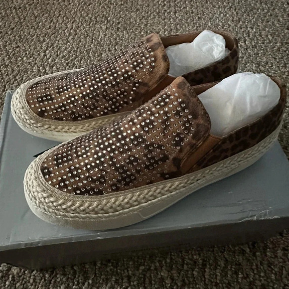 volatile Shoes - Volatile Bandwagon platform bedazzled shoes Sz 6.5 NWB